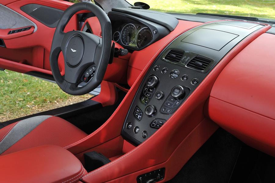 Торпедо Aston Martin Vanquish 2012 года  (NA) (фото 27 из 182)